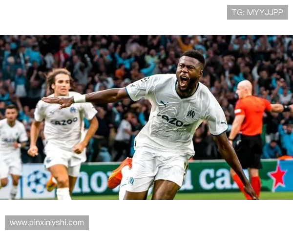 马赛被热刺绝杀主帅抱怨噪声干扰球员怒斥替补席反应迟钝